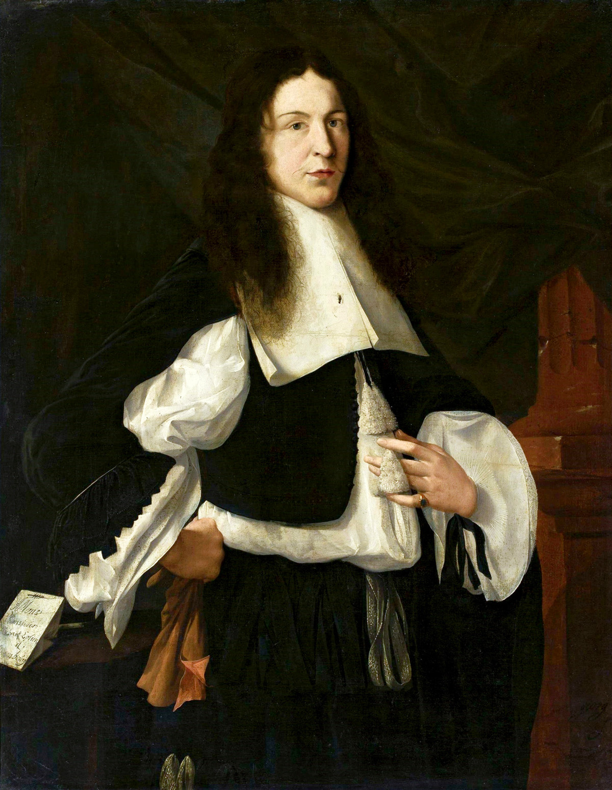 michael lolien with a fly on his collar